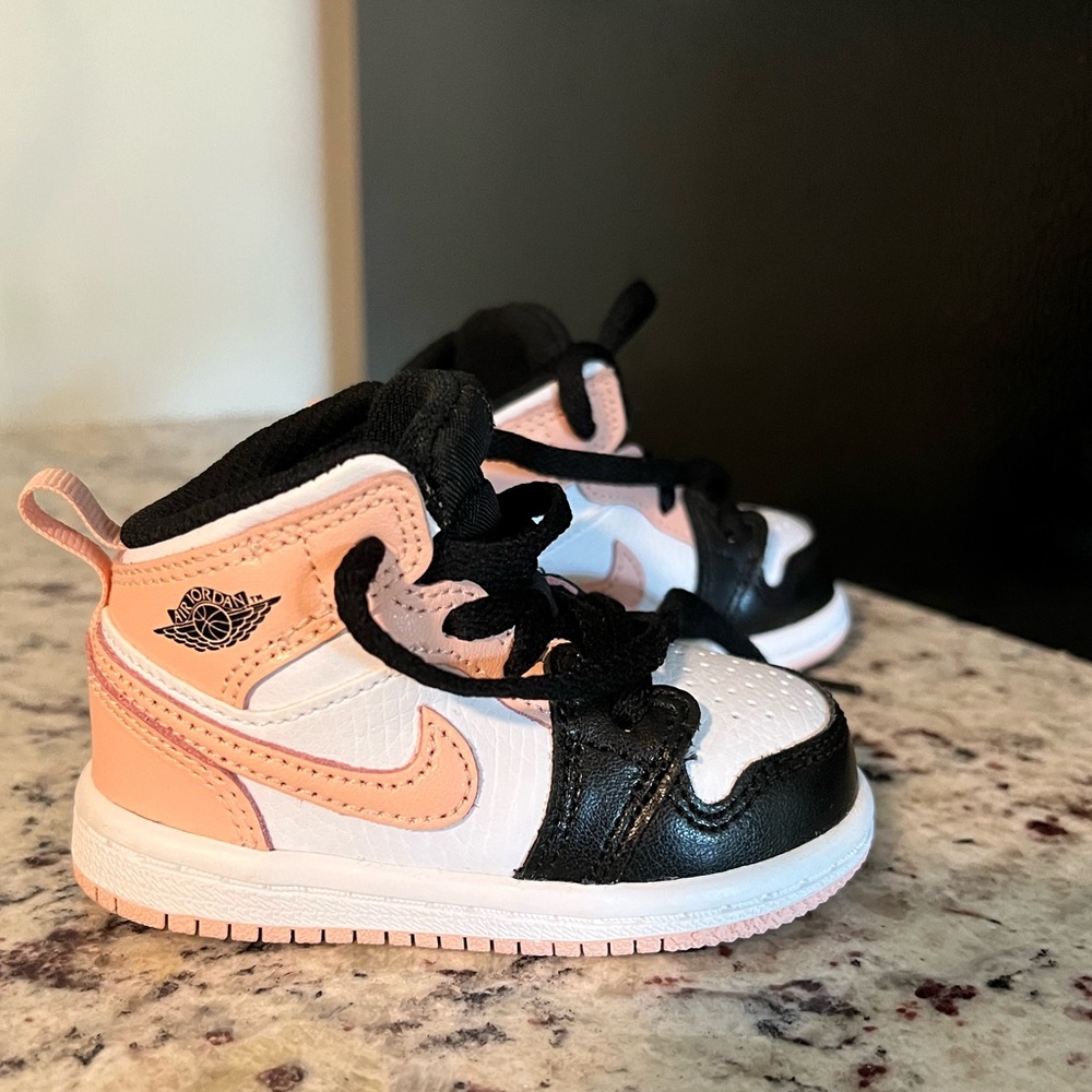 Bubblegum JORDANS 4C